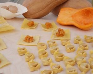 Cappellacci in piazza 300x300 RT3nAe