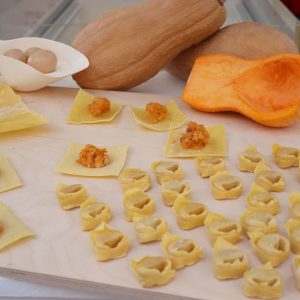 Cappellacci in piazza 300x300 RT3nAe