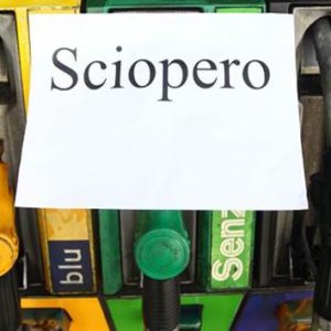 sciopero benzinai 300x300 2shPXL