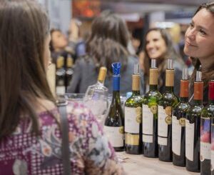 Vino: al via piano promozione internazionale Vinitaly con Roadshow in Cina e Wine South America